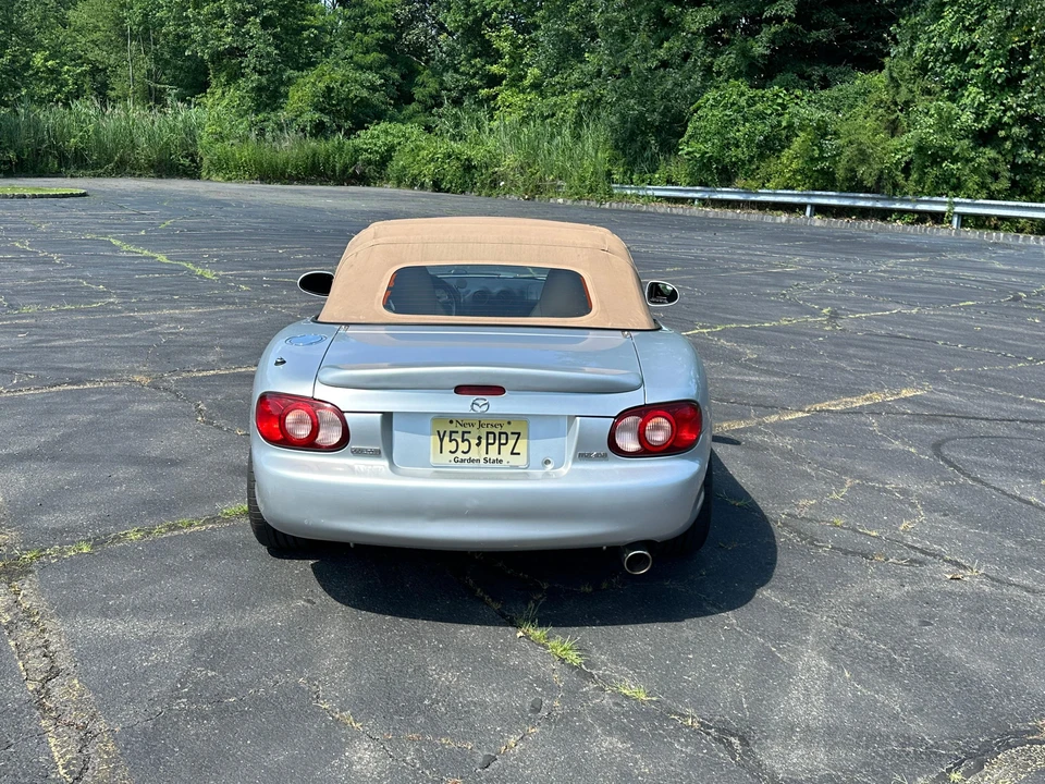 2001 Mazda NB MX-5 Miata - Image 18 of 31