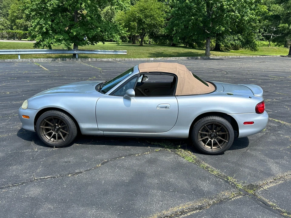 2001 Mazda NB MX-5 Miata - Image 16 of 31