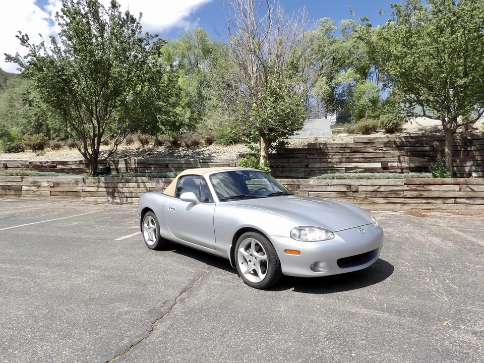 2001 Mazda NB MX-5 Miata - Image 19 of 31