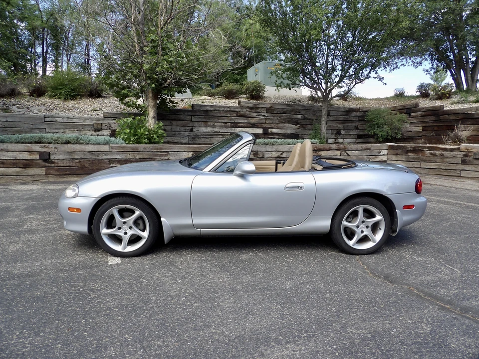 2001 Mazda NB MX-5 Miata - Image 9 of 31