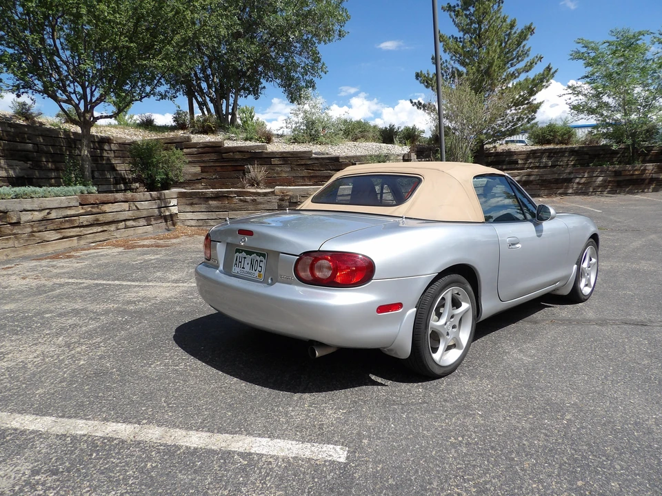 2001 Mazda NB MX-5 Miata - Image 16 of 31