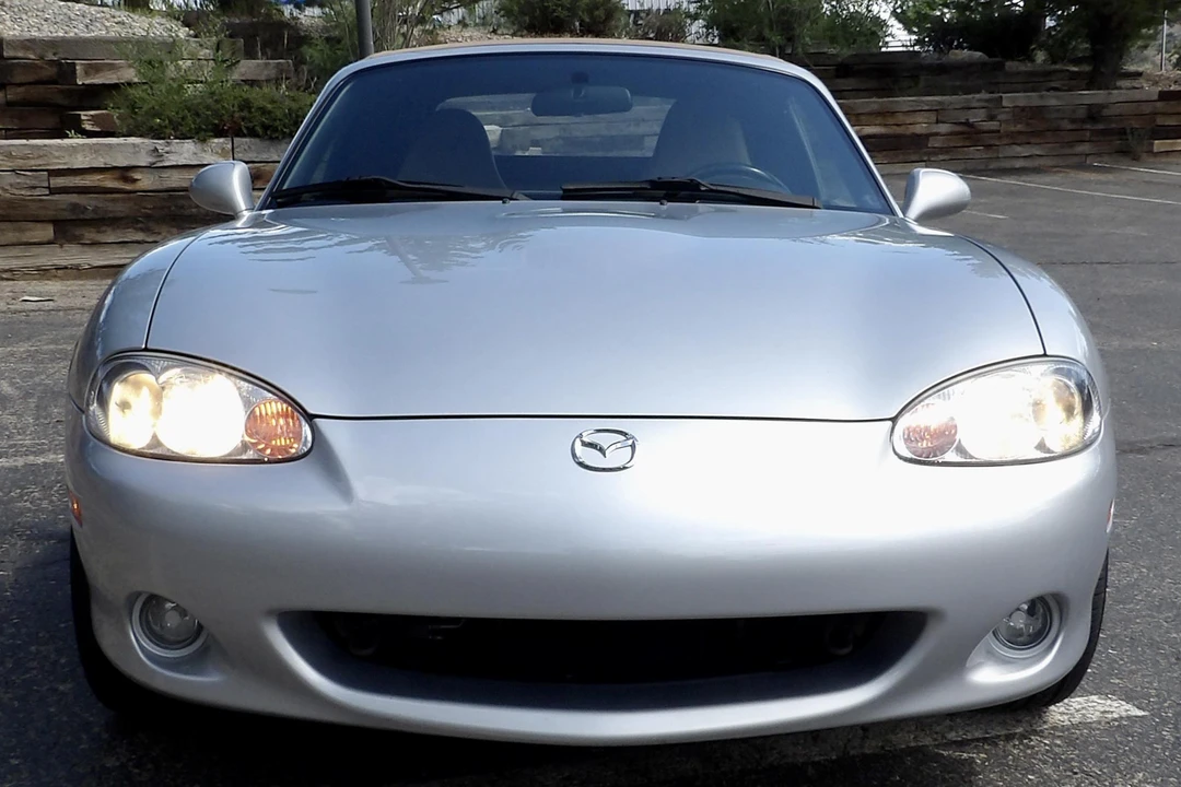 2001 Mazda NB MX-5 Miata - Image 2 of 31