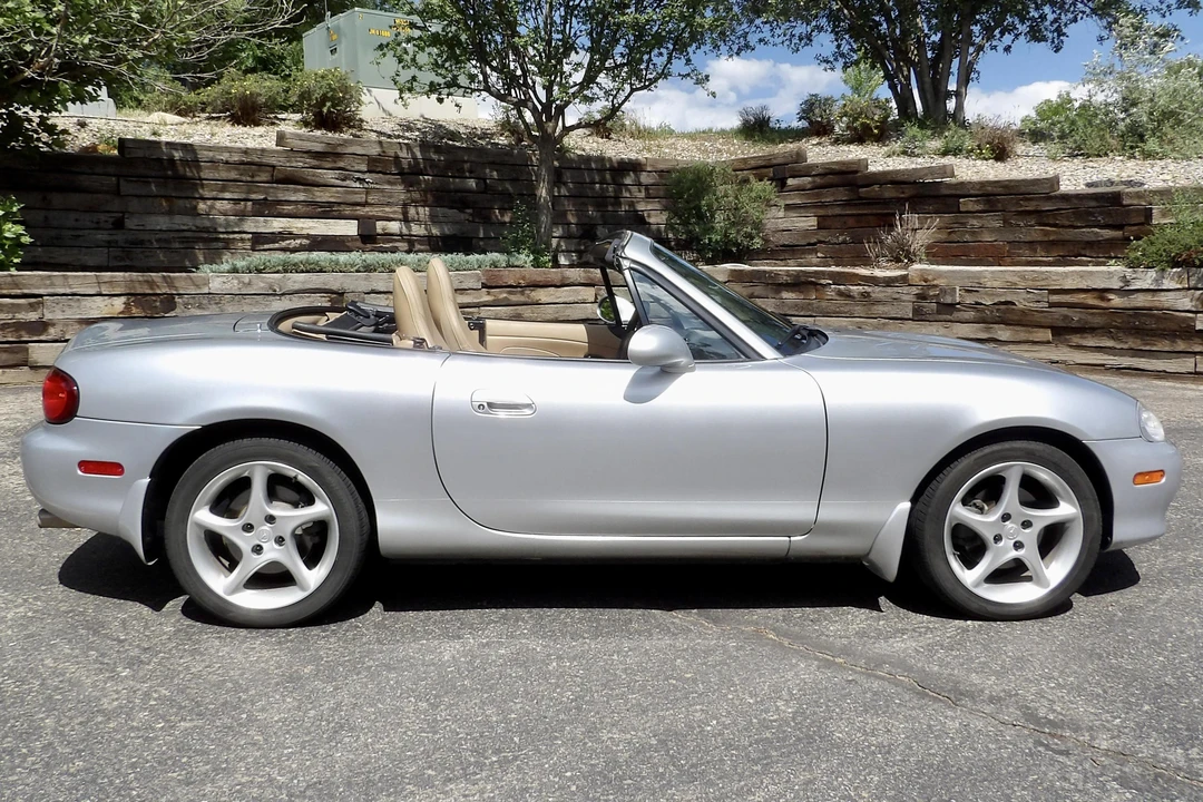 2001 Mazda NB MX-5 Miata - Image 3 of 31