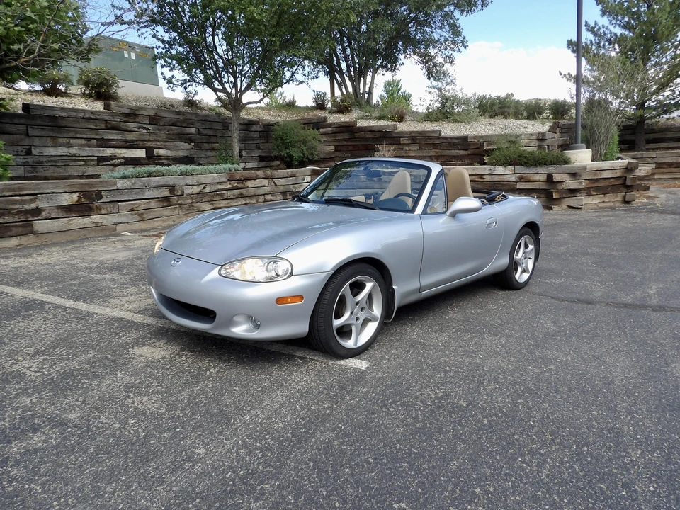 2001 Mazda NB MX-5 Miata - Image 8 of 31