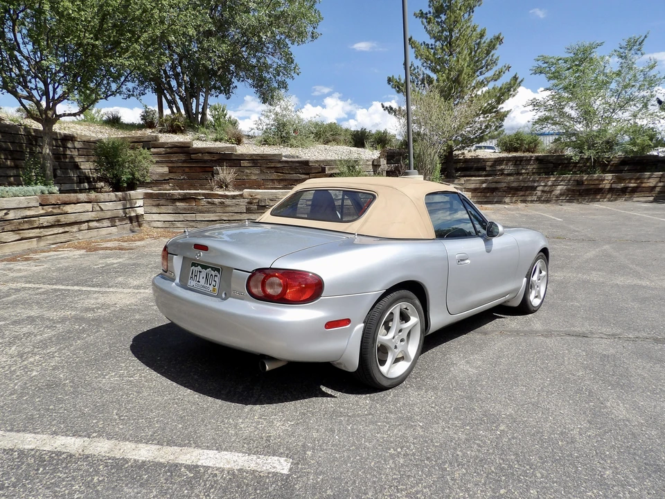 2001 Mazda NB MX-5 Miata - Image 17 of 31