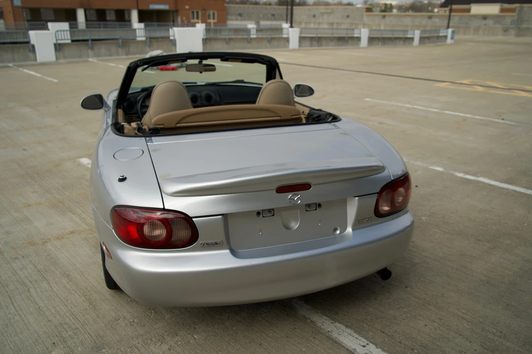 2001 Mazda NB MX-5 Miata - Image 13 of 21