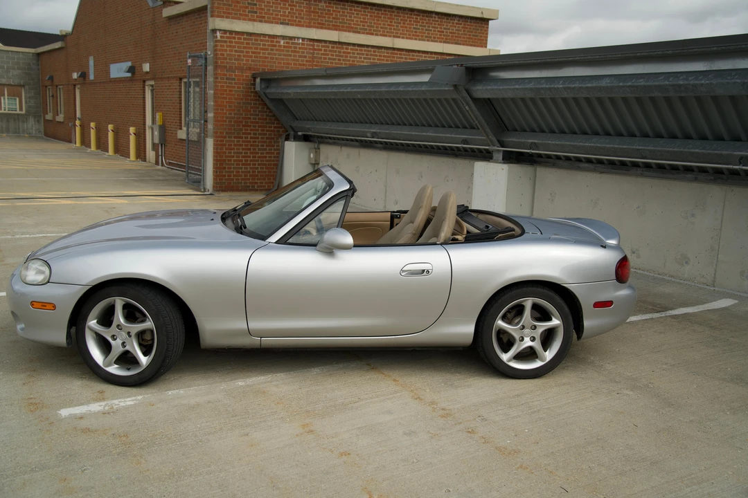 2001 Mazda NB MX-5 Miata - Image 11 of 21