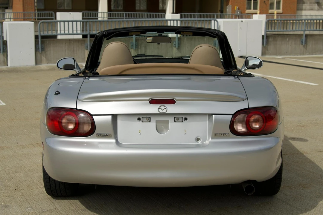 2001 Mazda NB MX-5 Miata - Image 5 of 21