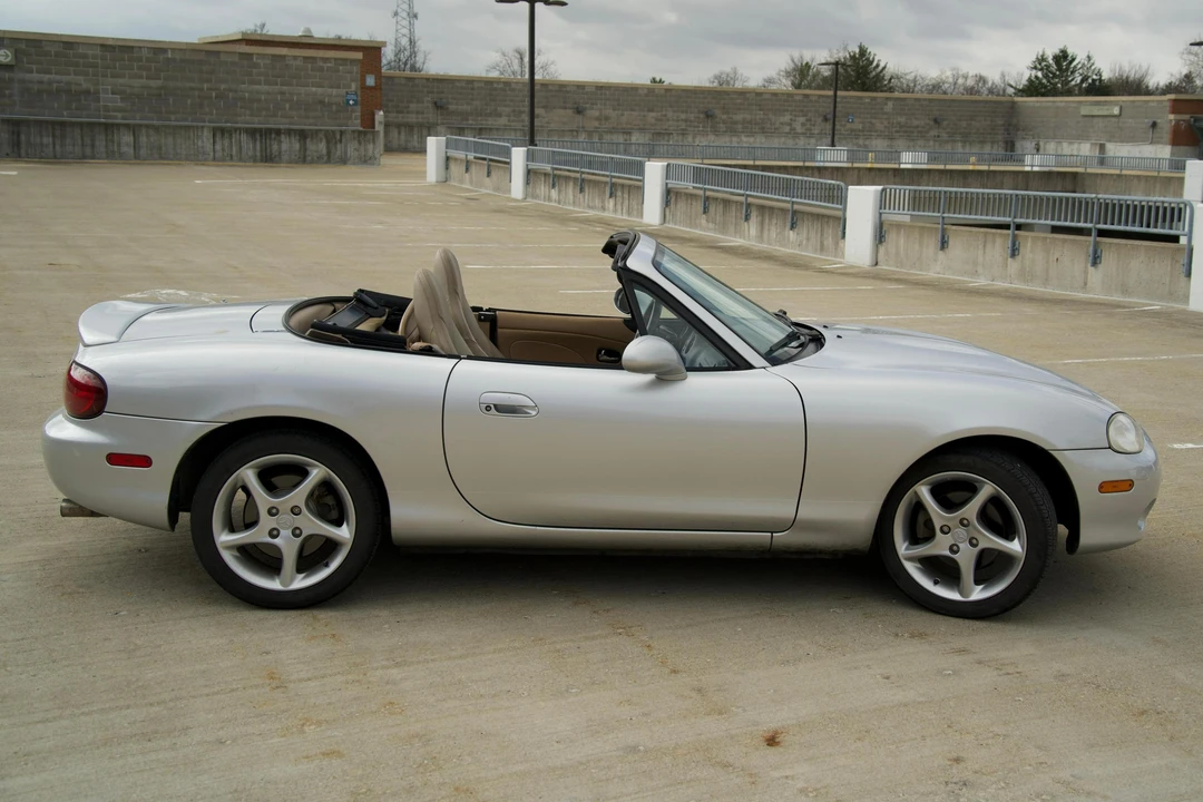2001 Mazda NB MX-5 Miata - Image 3 of 21