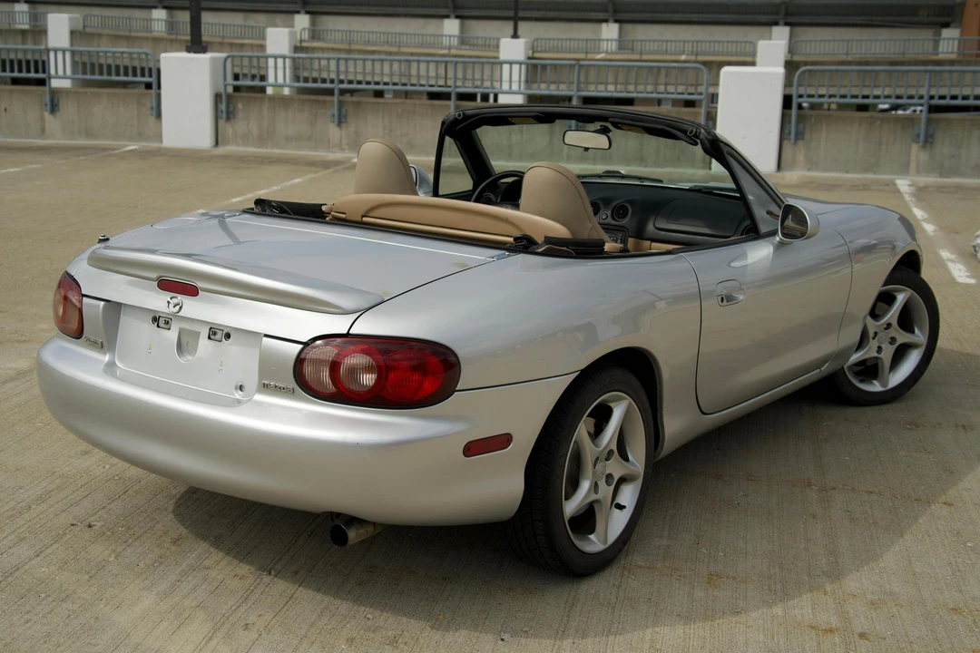 2001 Mazda NB MX-5 Miata - Image 4 of 21