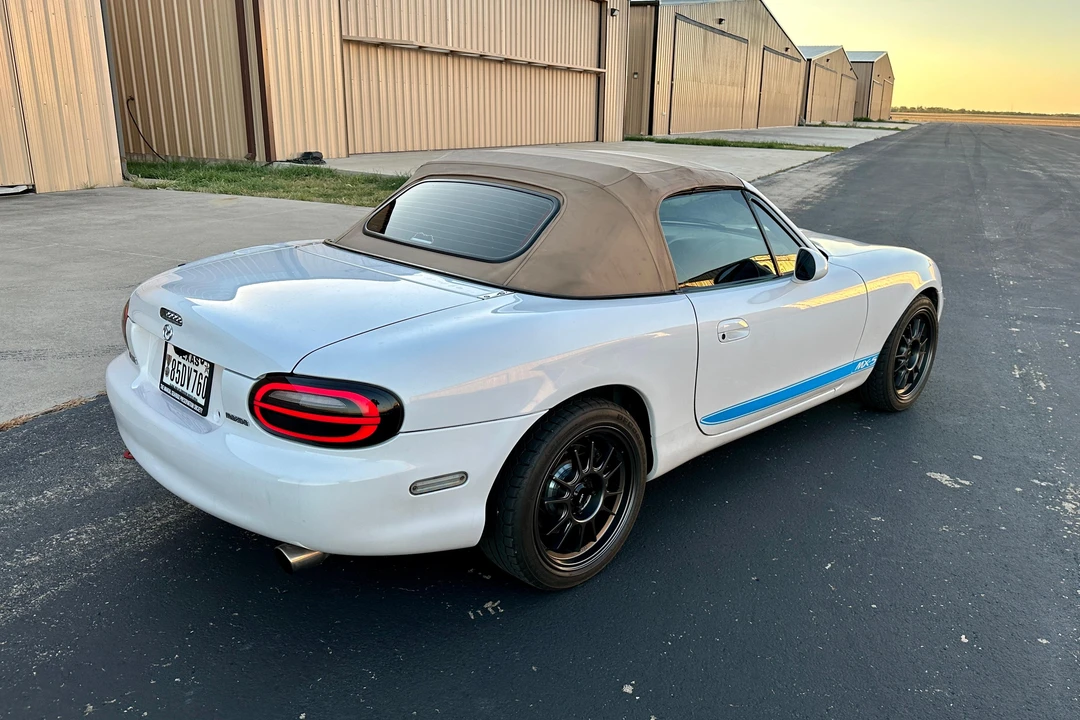 2001 Mazda NB MX-5 Miata - Image 14 of 31