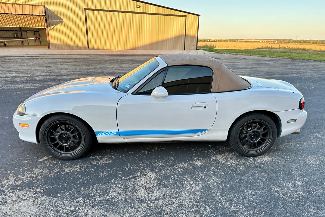 2001 Mazda NB MX-5 Miata - Image 11 of 31