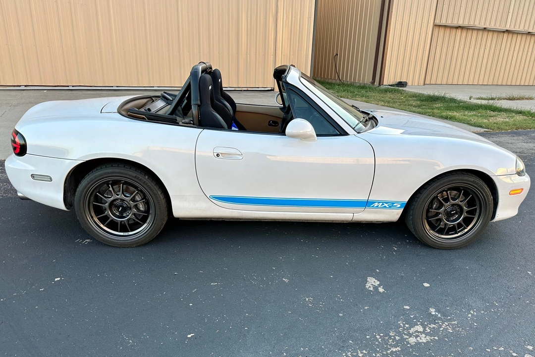 2001 Mazda NB MX-5 Miata - Image 7 of 31