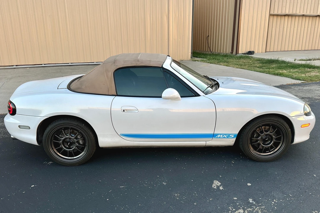 2001 Mazda NB MX-5 Miata - Image 15 of 31