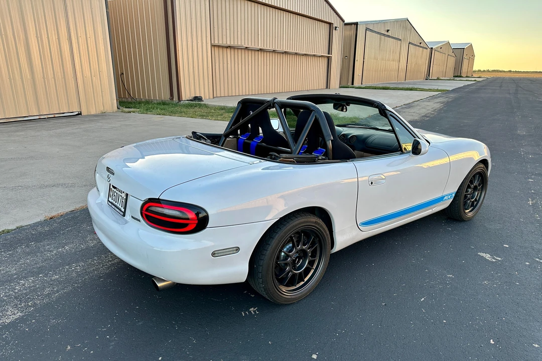 2001 Mazda NB MX-5 Miata - Image 6 of 31