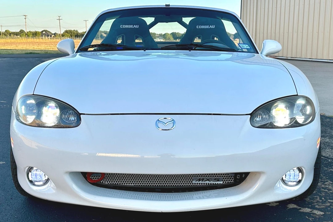 2001 Mazda NB MX-5 Miata - Image 2 of 31