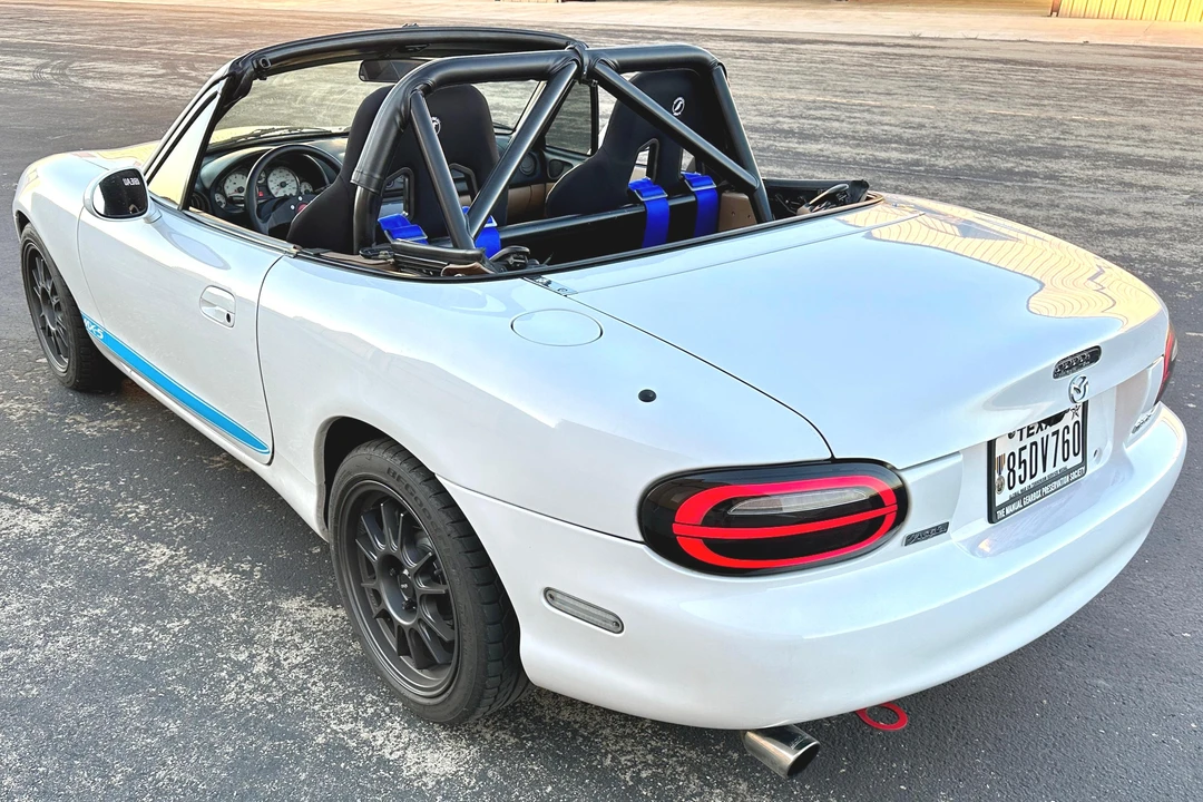2001 Mazda NB MX-5 Miata - Image 3 of 31