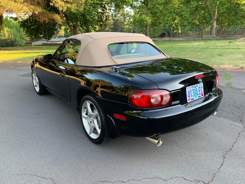 2001 Mazda NB MX-5 Miata - Image 23 of 31