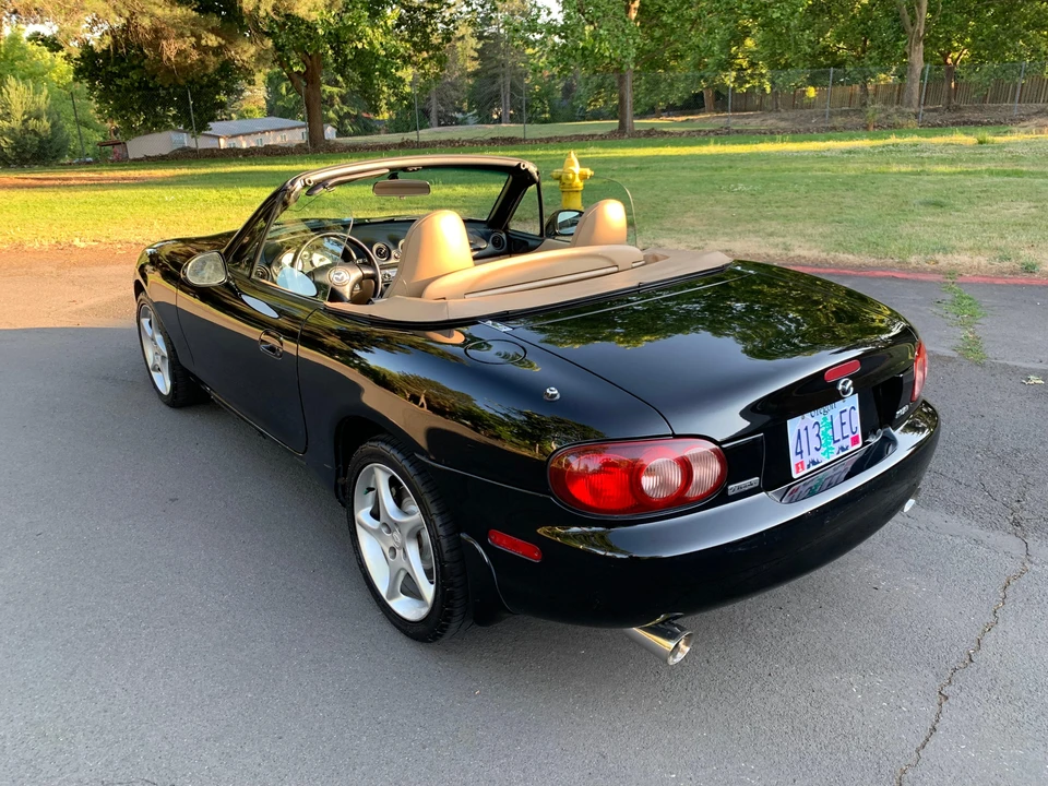 2001 Mazda NB MX-5 Miata - Image 8 of 31