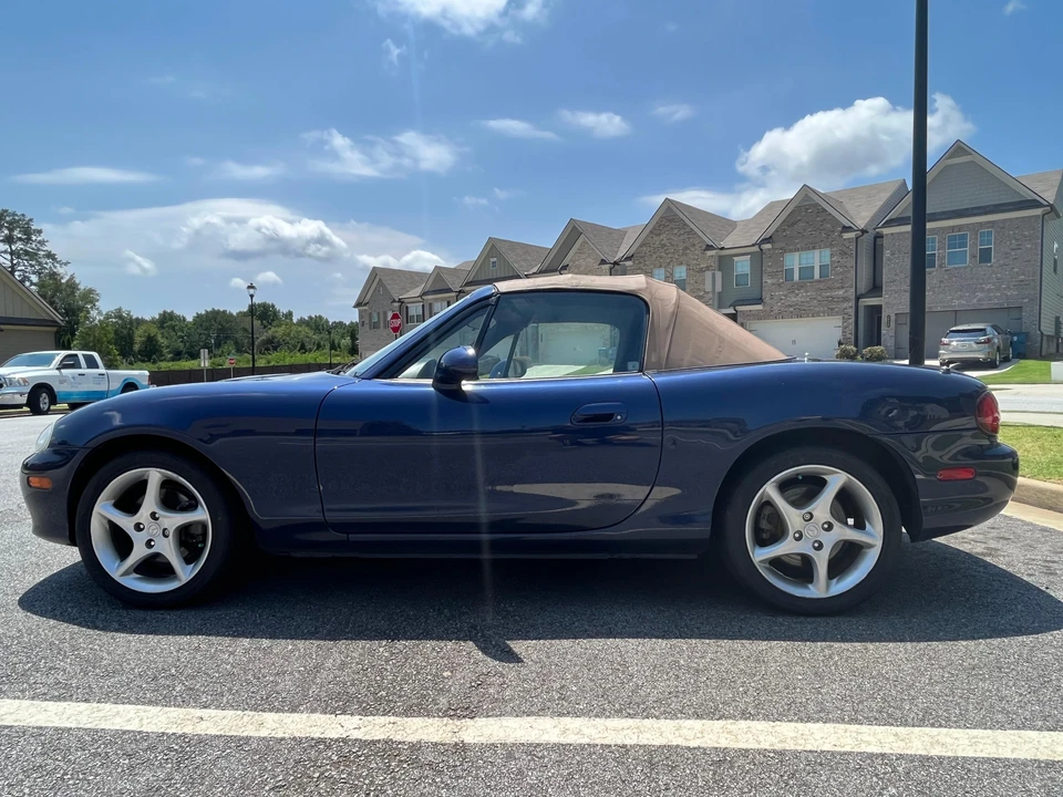 2001 Mazda NB MX-5 Miata - Image 19 of 31