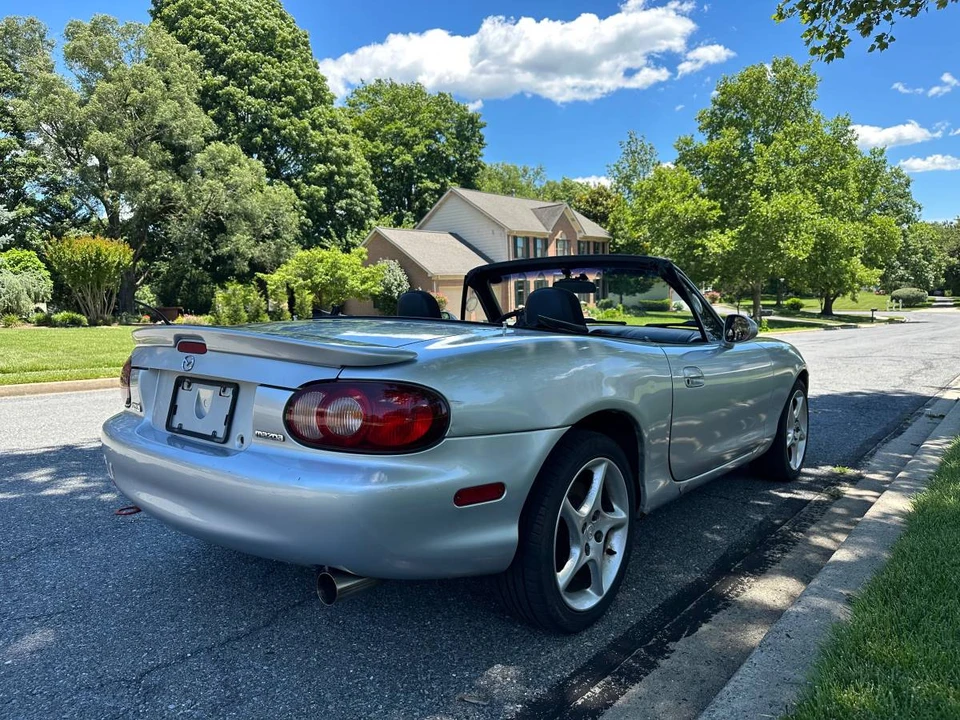 2001 Mazda NB MX-5 Miata - Image 6 of 19