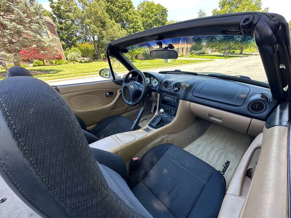 2001 Mazda NB MX-5 Miata - Image 11 of 19