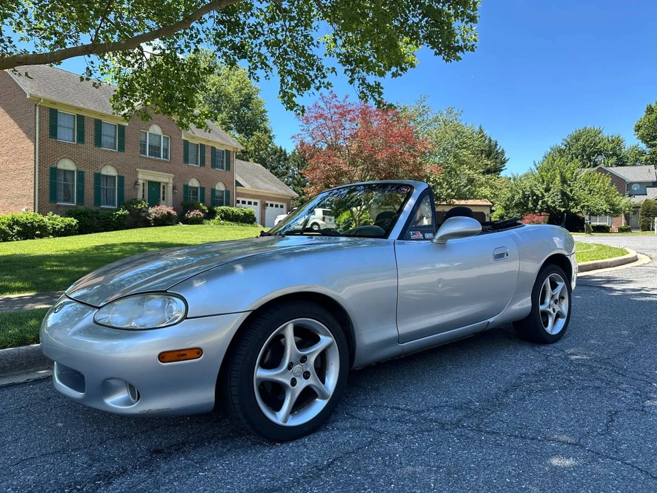 2001 Mazda NB MX-5 Miata - Image 2 of 19