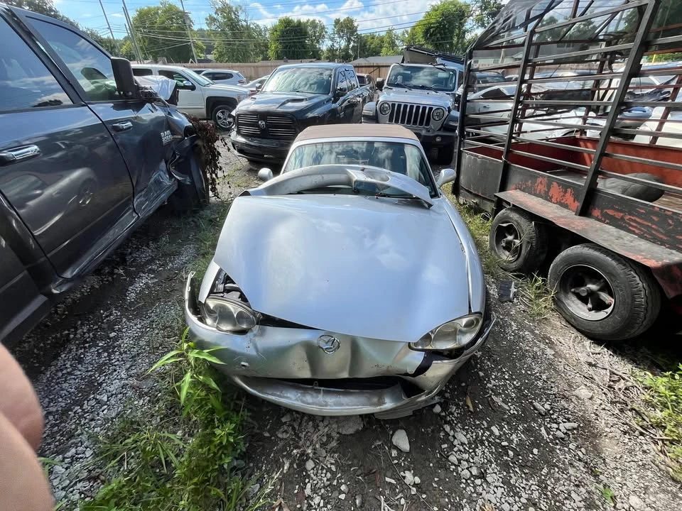 2001 Mazda NB MX-5 Miata - Image 5 of 7
