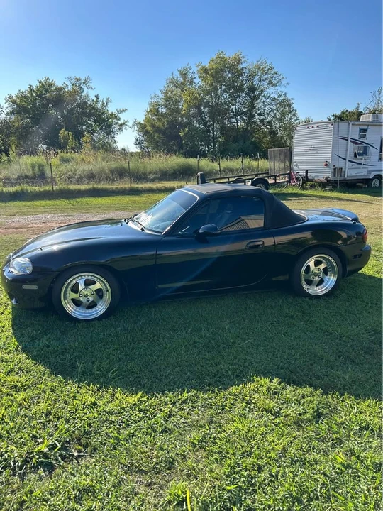 2001 Mazda NB MX-5 Miata - Image 2 of 7