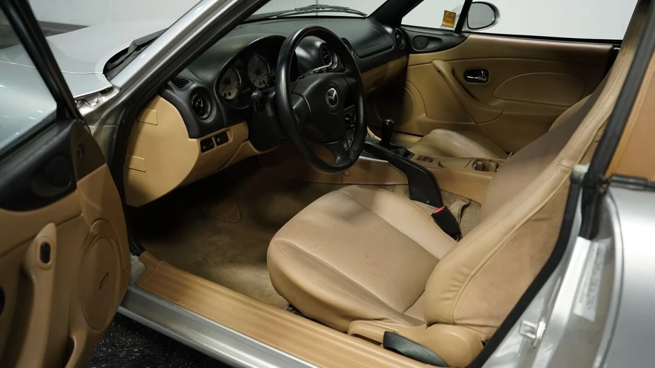 2001 Mazda NB MX-5 Miata - Image 5 of 12