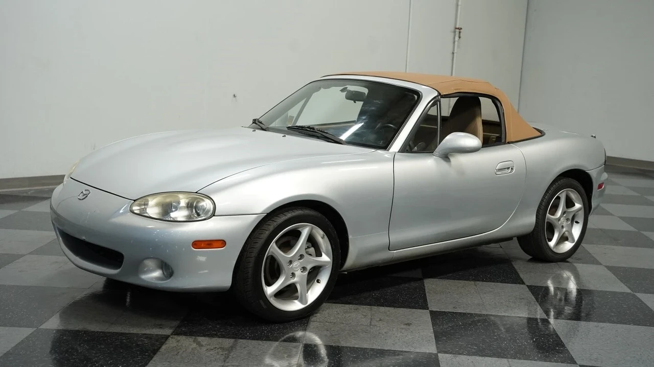 2001 Mazda NB MX-5 Miata - Image 7 of 12