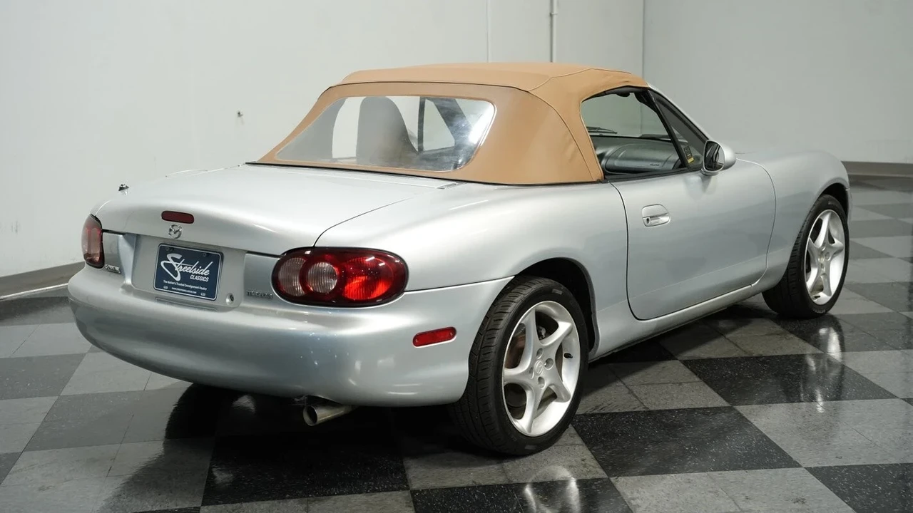 2001 Mazda NB MX-5 Miata - Image 12 of 12