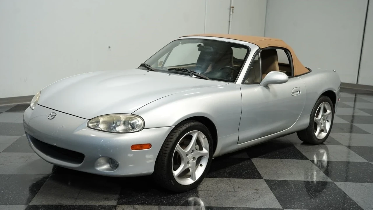 2001 Mazda NB MX-5 Miata - Image 6 of 12