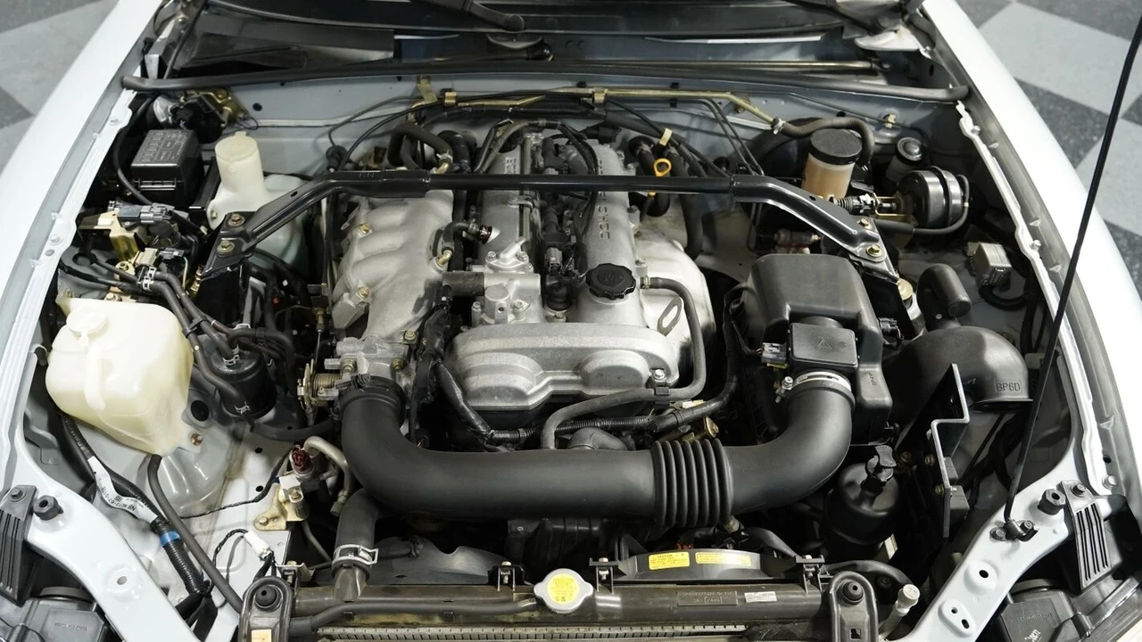 2001 Mazda NB MX-5 Miata - Image 4 of 12
