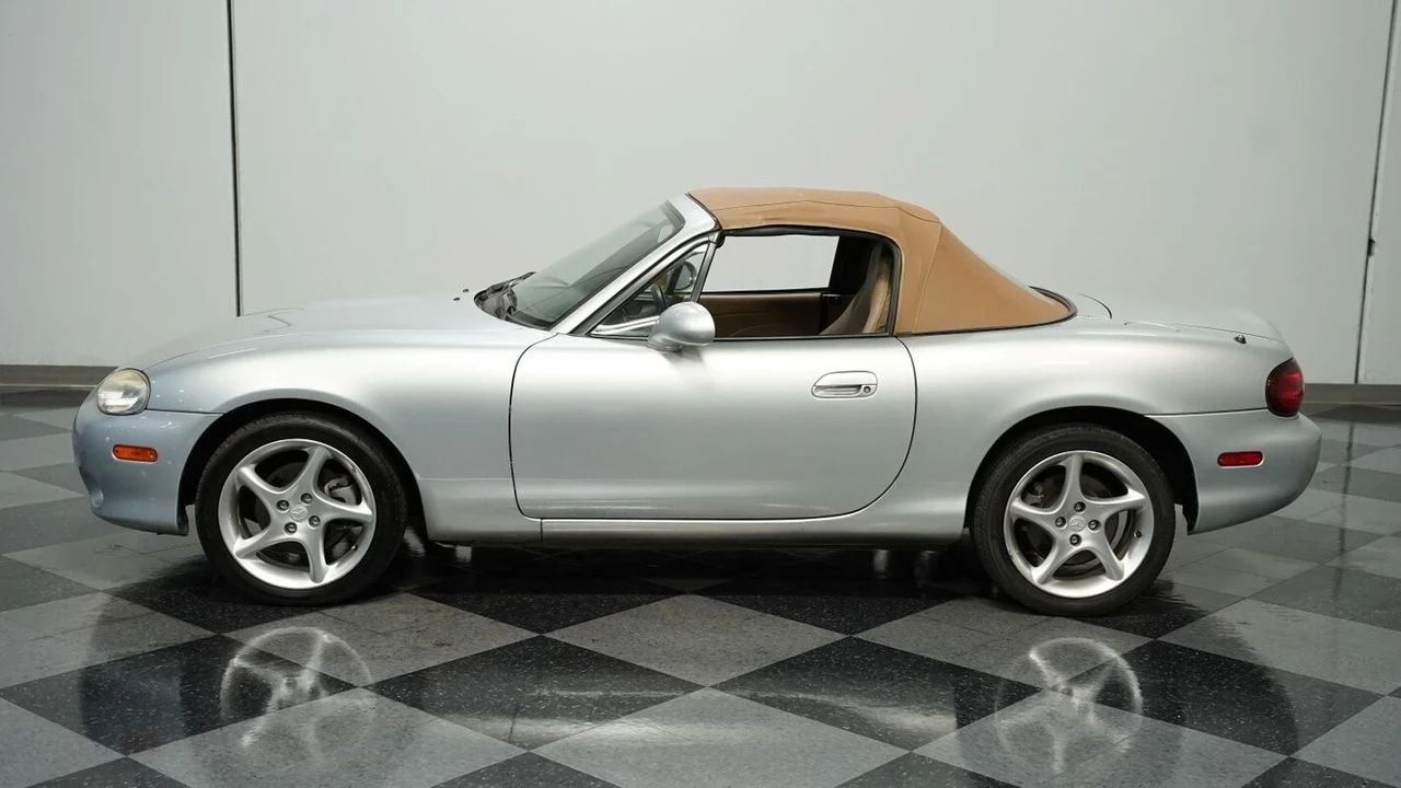2001 Mazda NB MX-5 Miata - Image 3 of 12