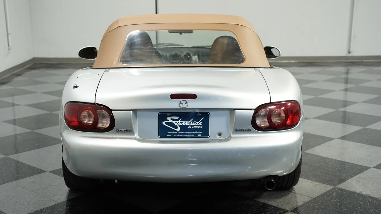 2001 Mazda NB MX-5 Miata - Image 10 of 12