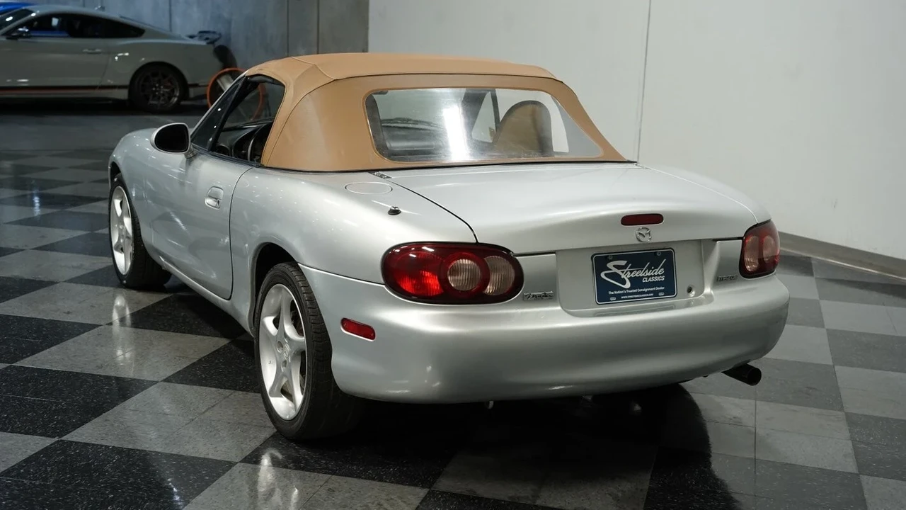 2001 Mazda NB MX-5 Miata - Image 9 of 12