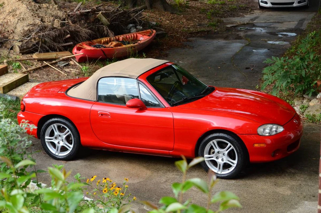 2001 Mazda NB MX-5 Miata - Image 4 of 13