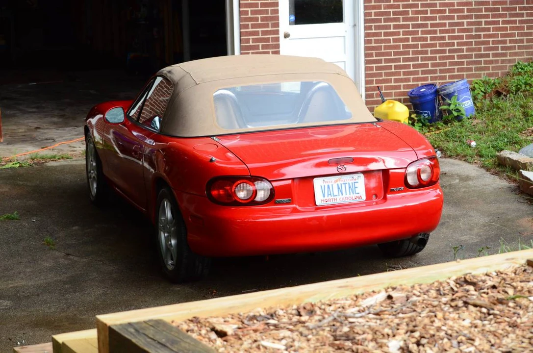 2001 Mazda NB MX-5 Miata - Image 5 of 13