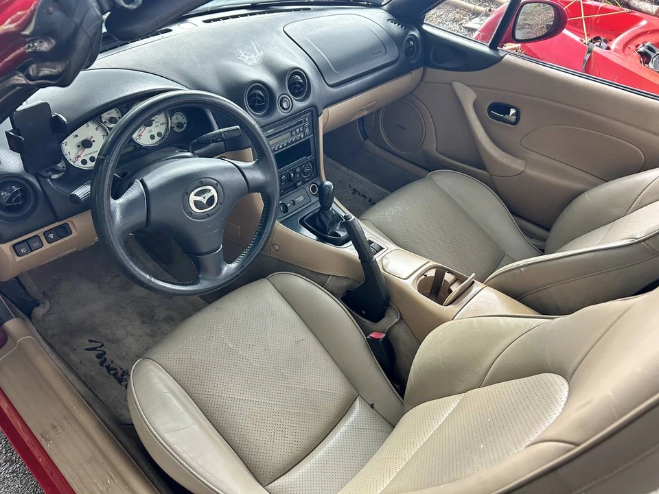 2001 Mazda NB MX-5 Miata - Image 10 of 13