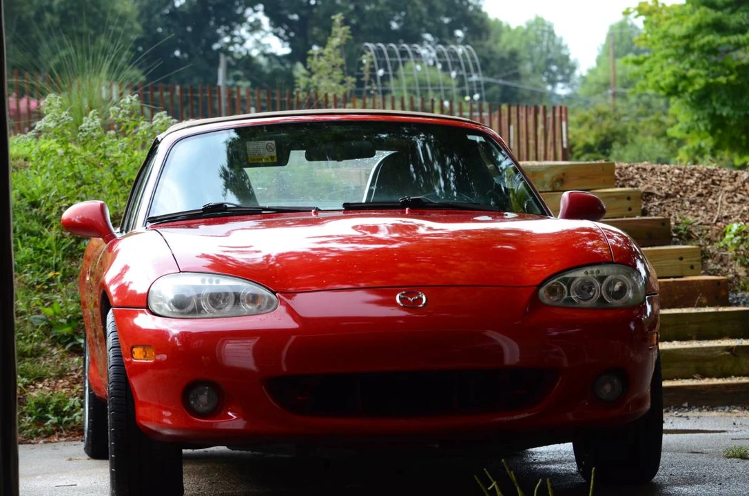 2001 Mazda NB MX-5 Miata - Image 2 of 13
