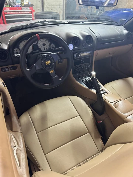 2001 Mazda NB MX-5 Miata - Image 4 of 4