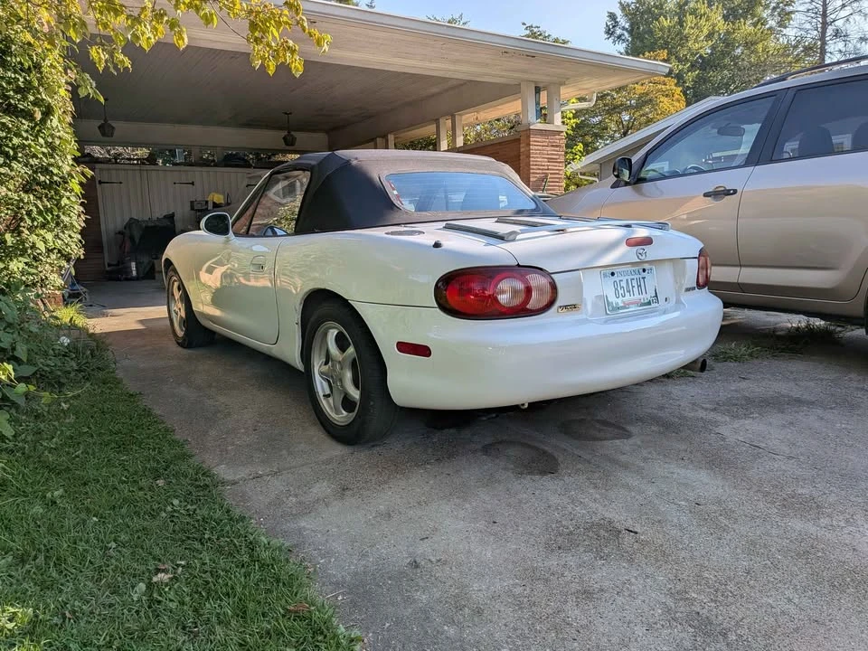 2001 Mazda NB MX-5 Miata - Image 8 of 17