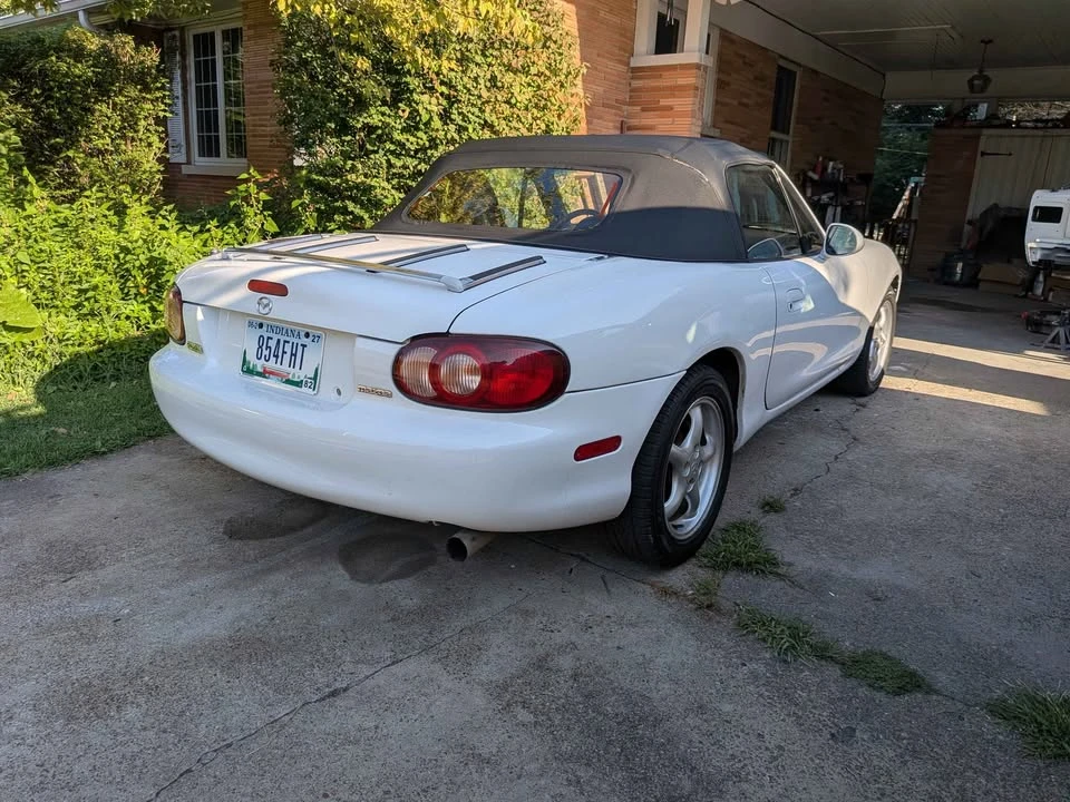 2001 Mazda NB MX-5 Miata - Image 9 of 17