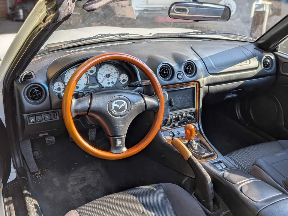 2001 Mazda NB MX-5 Miata - Image 3 of 17