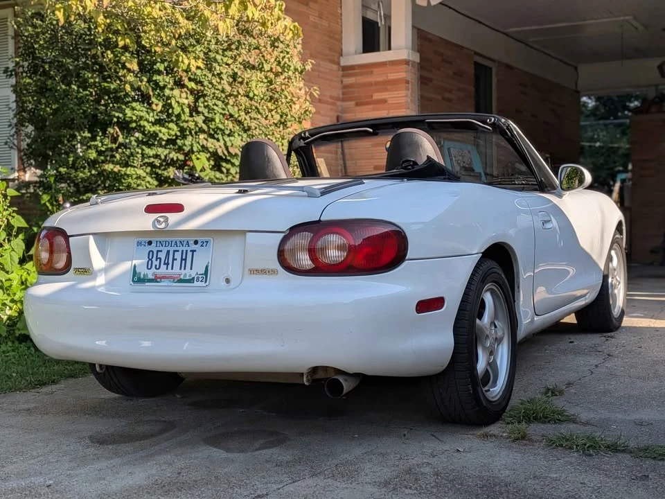 2001 Mazda NB MX-5 Miata - Image 2 of 17