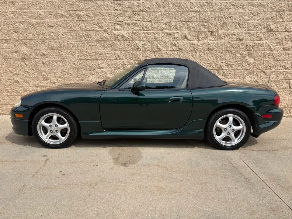 2001 Mazda NB MX-5 Miata - Image 3 of 7