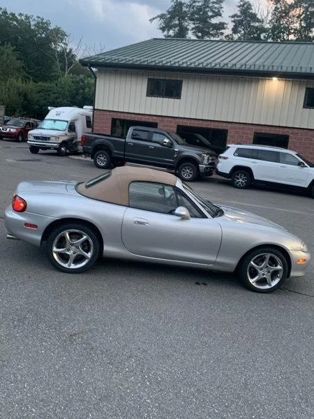 2001 Mazda NB MX-5 Miata - Image 5 of 20
