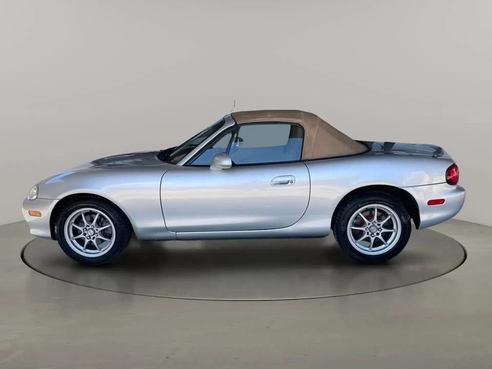 2001 Mazda NB MX-5 Miata - Image 2 of 20