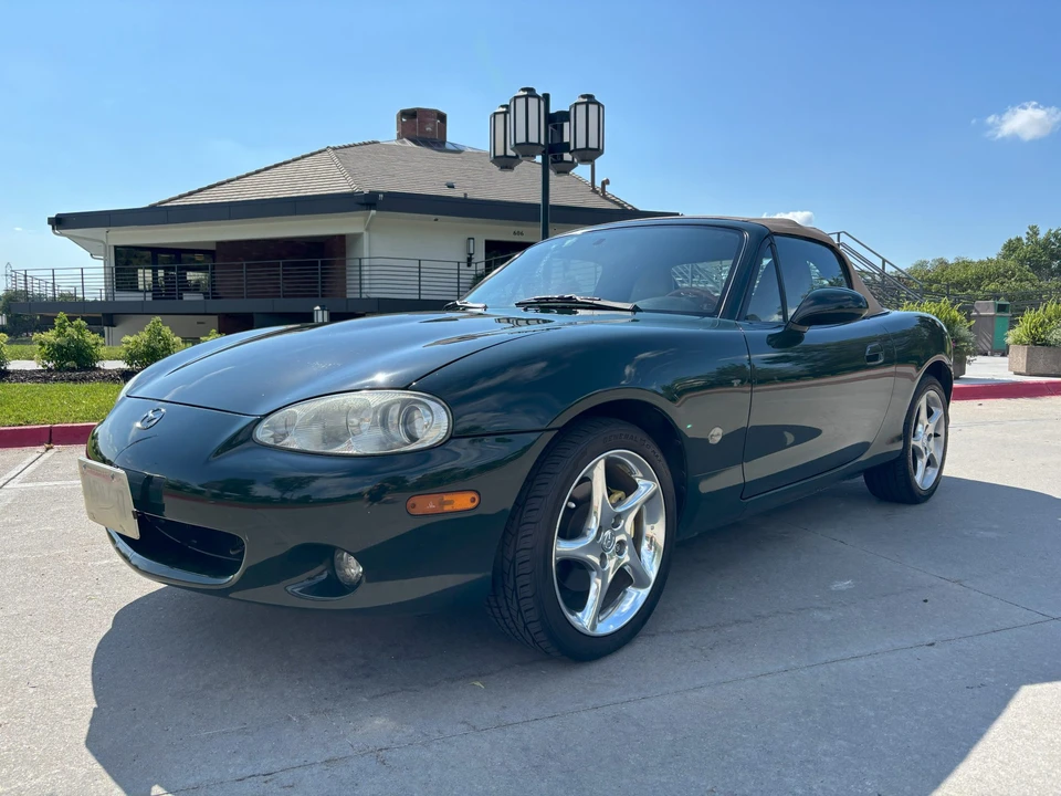 2001 Mazda NB MX-5 Miata - Image 2 of 31